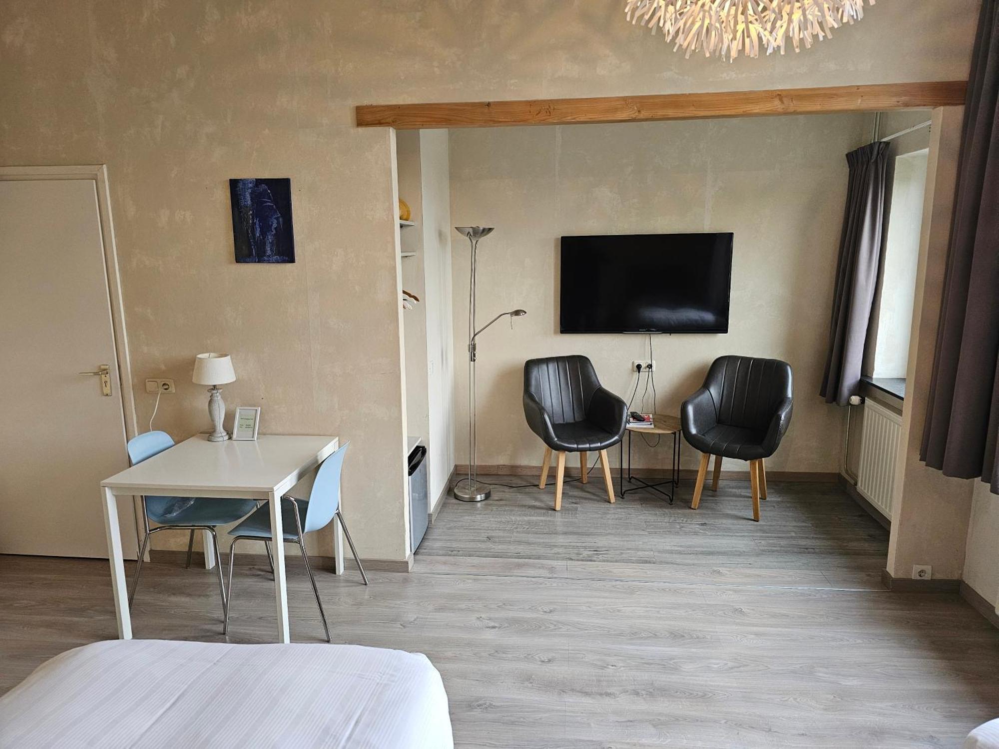Hotel Le Bonheur Eijsden Exteriör bild